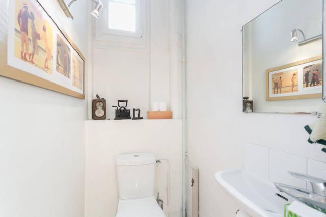 Charming Bedroom Paris Exterior photo